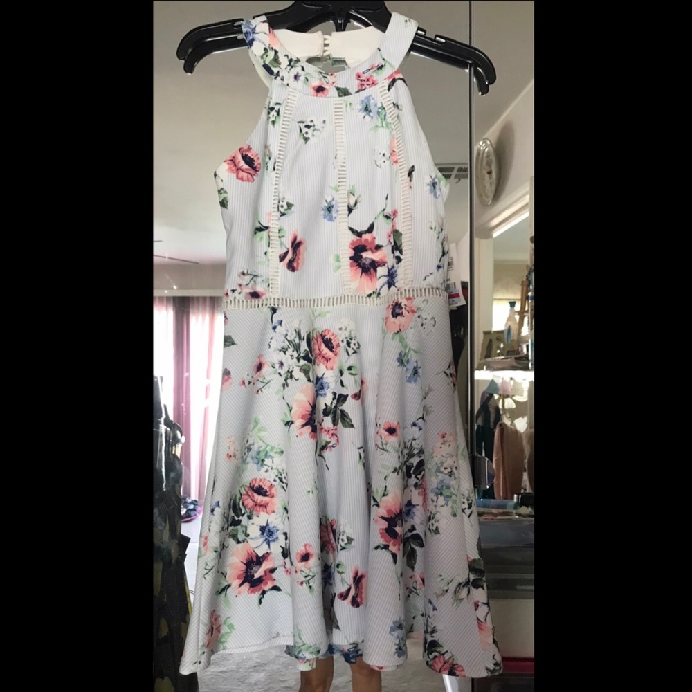 NWT! Pretty floral dress